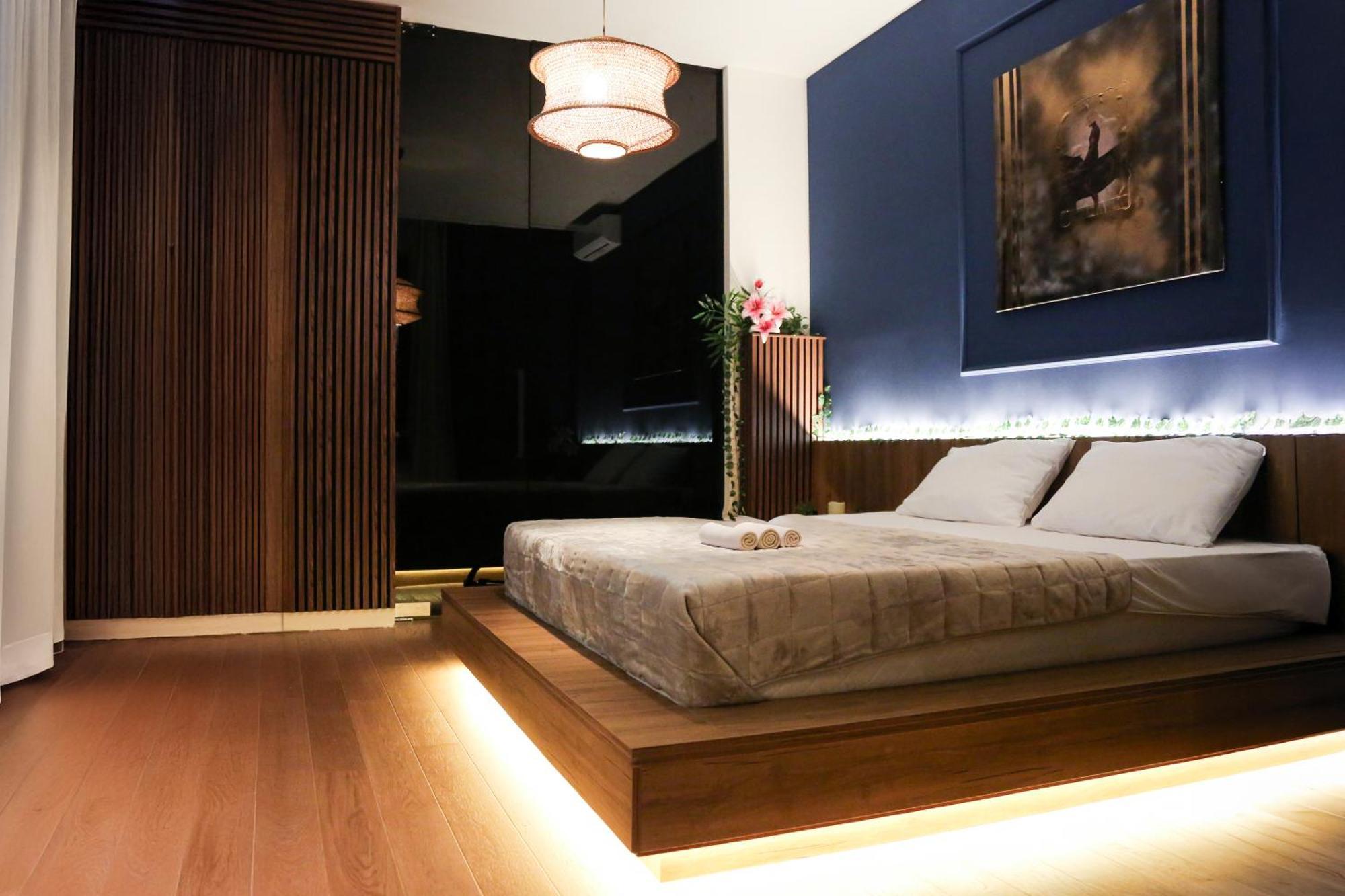 Waterfront By Business Apartment *