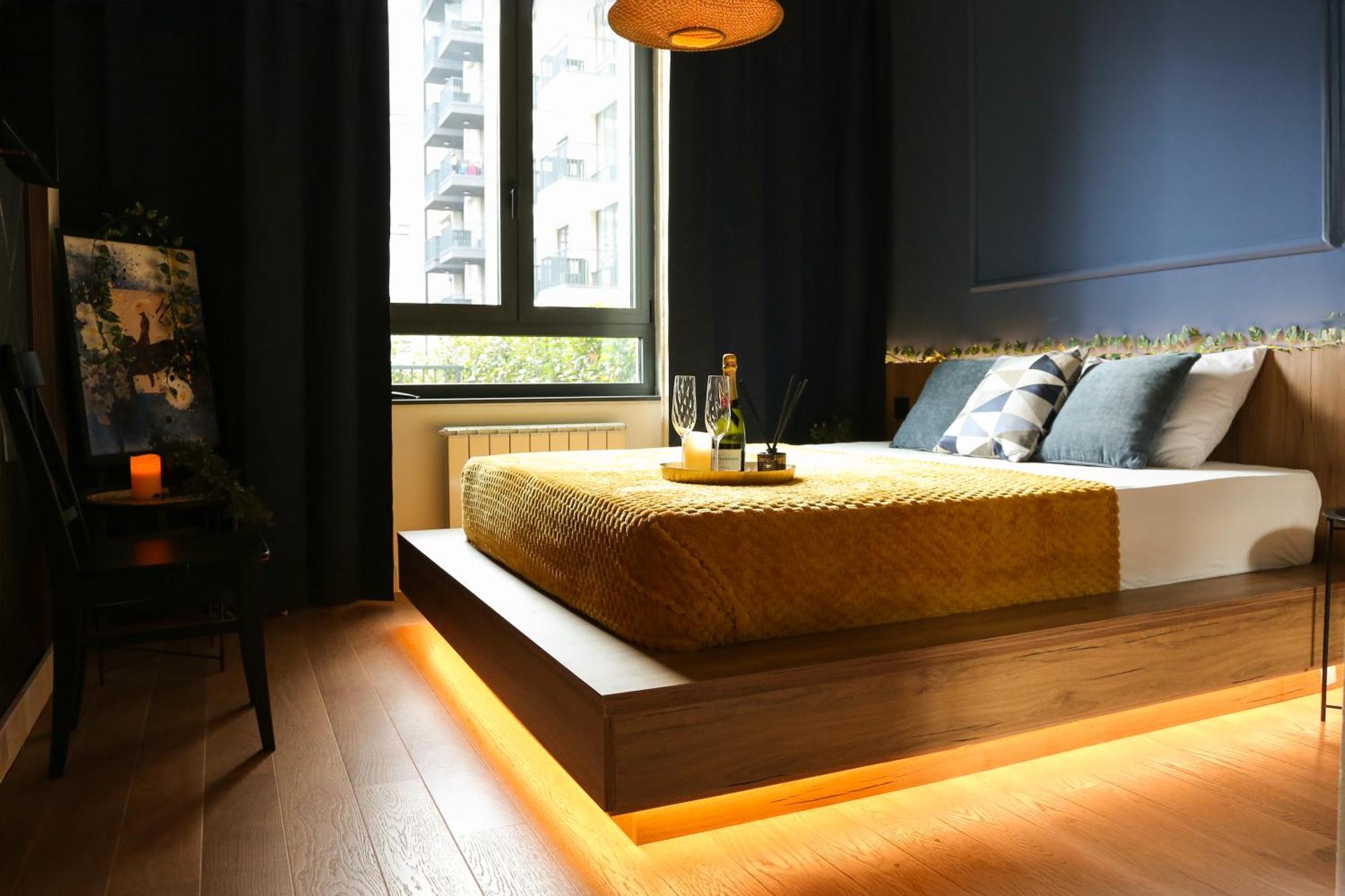 Apartment Waterfront By Business *