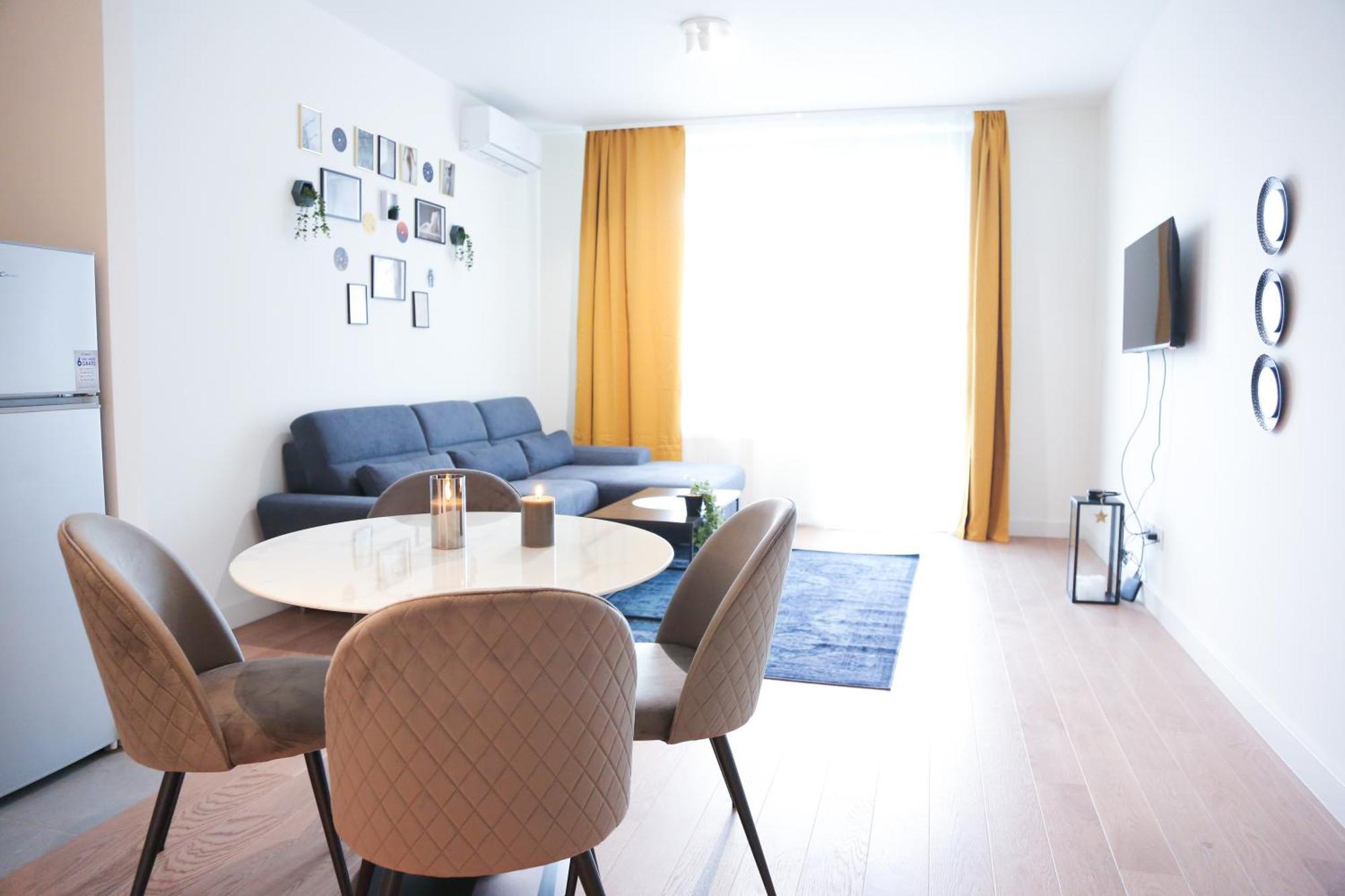 Waterfront By Business Apartment *