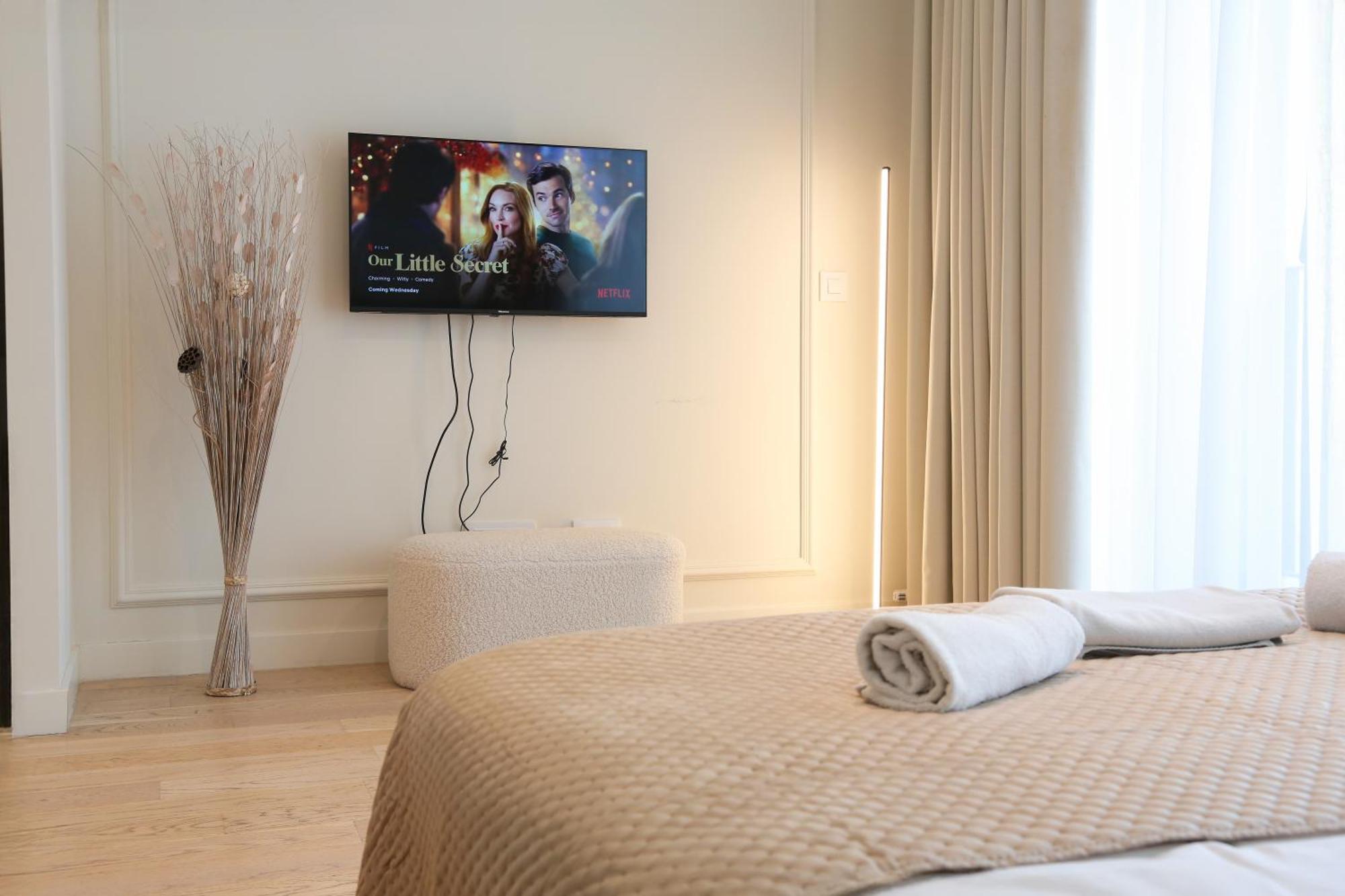 Waterfront By Business Apartment Belgrade