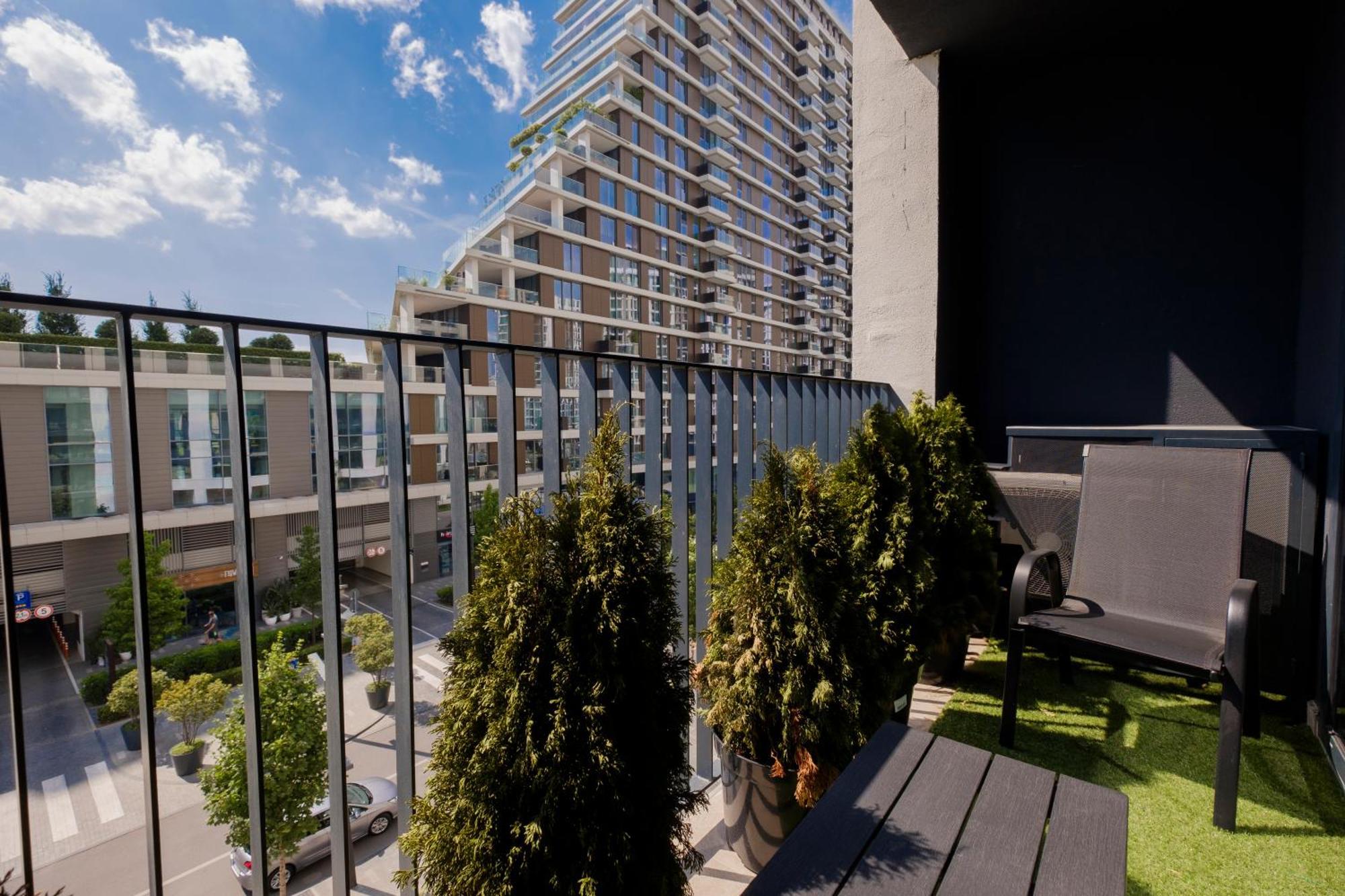 Waterfront By Business Apartment Belgrade